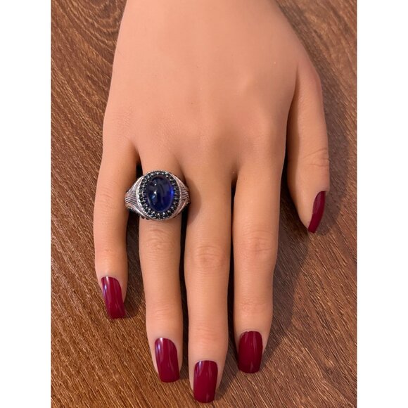 Oval Shaped Blue Stone Ring - Picture 6 of 8